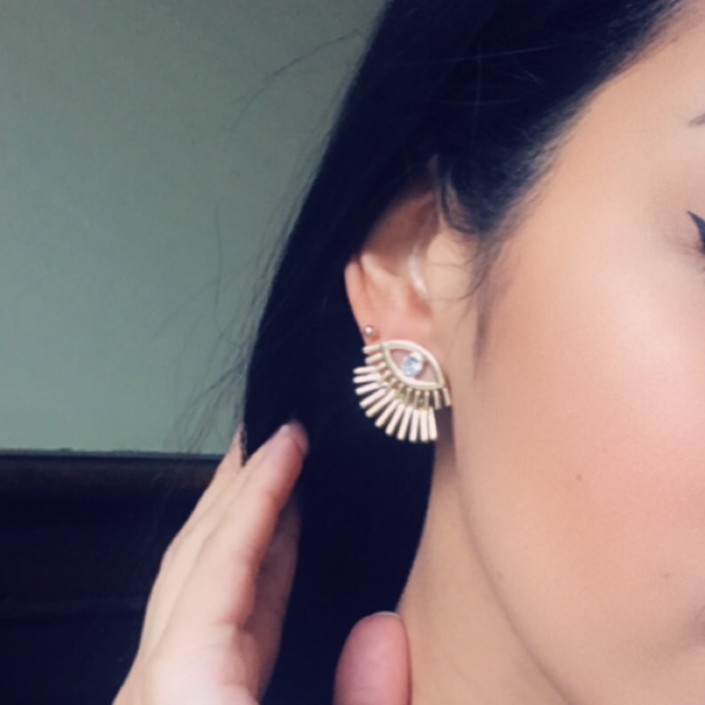 Eye & Eyelash double back stud earrings - Picture 2 of 8